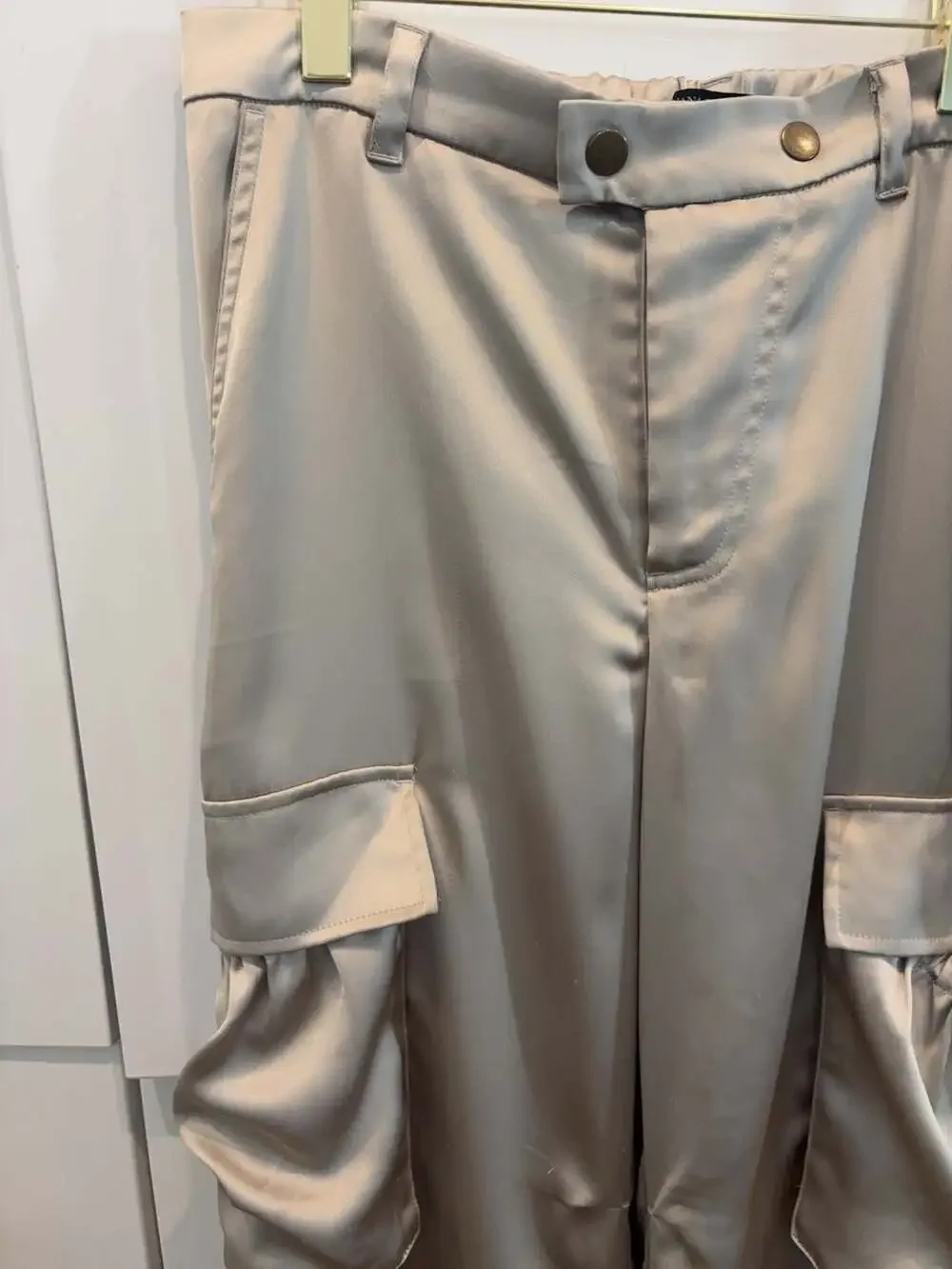 Wide-Leg Mid-Rise Satin Pull-On Cargo Pant - Picture 2 of 10